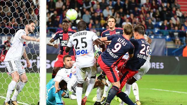 里昂主场胜斯特拉斯堡，继续保持领先的简单介绍