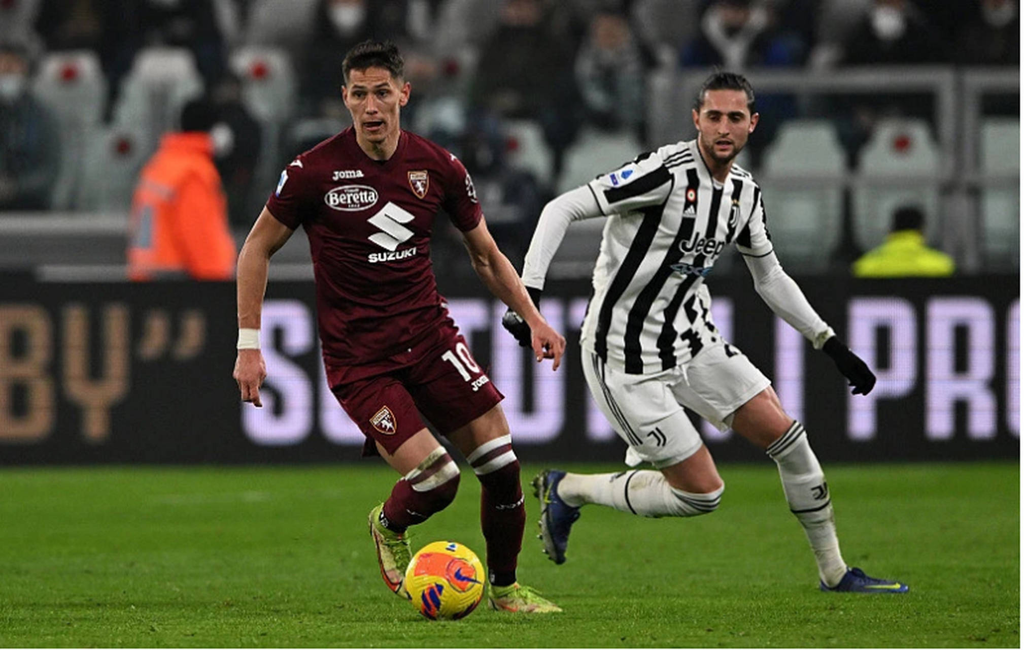 尤文图斯队员合力打败对手