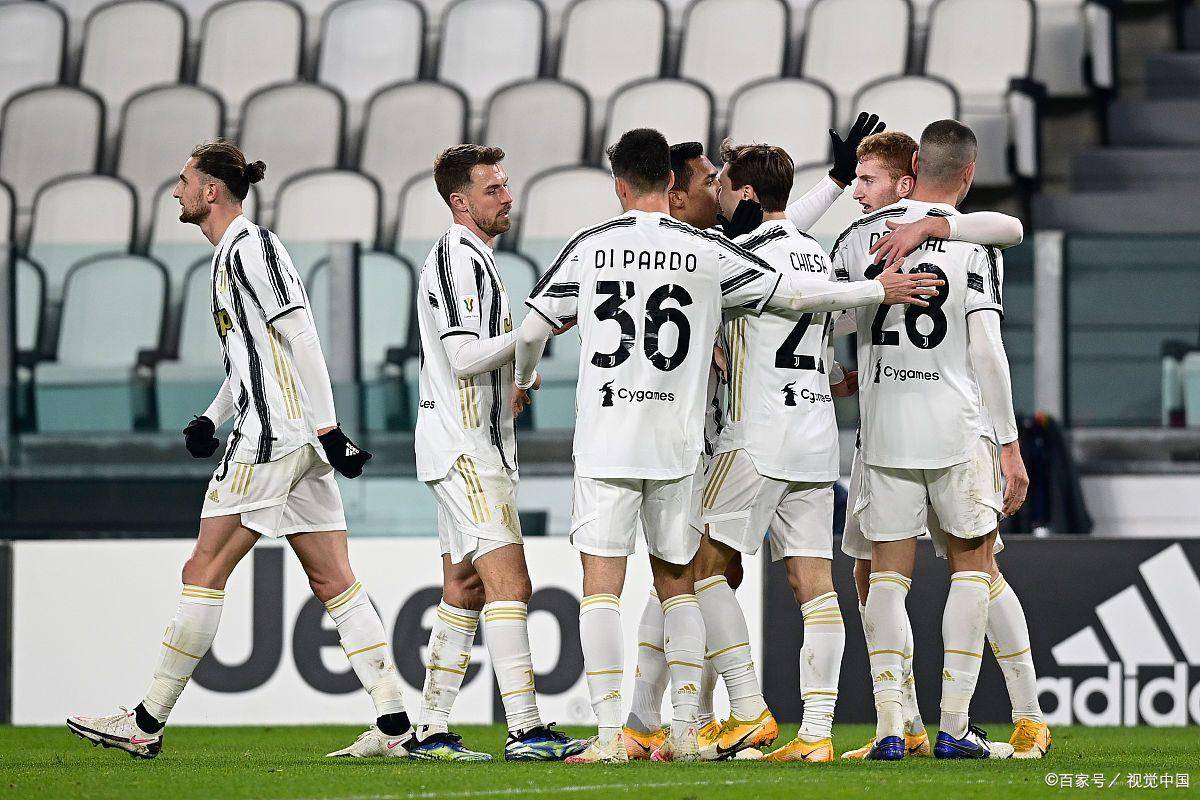 尤文图斯队员合力打败对手