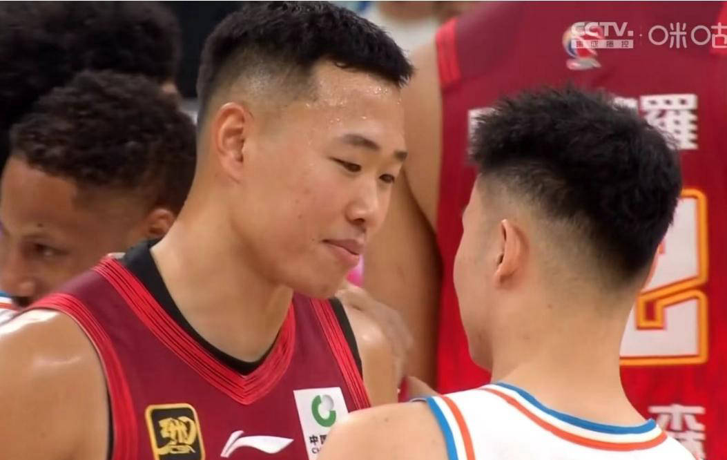 福建男篮取得胜利，提升至前十二