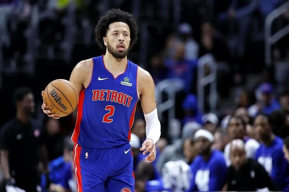 关于热火主场大胜活塞，稳固东部前八位置的信息